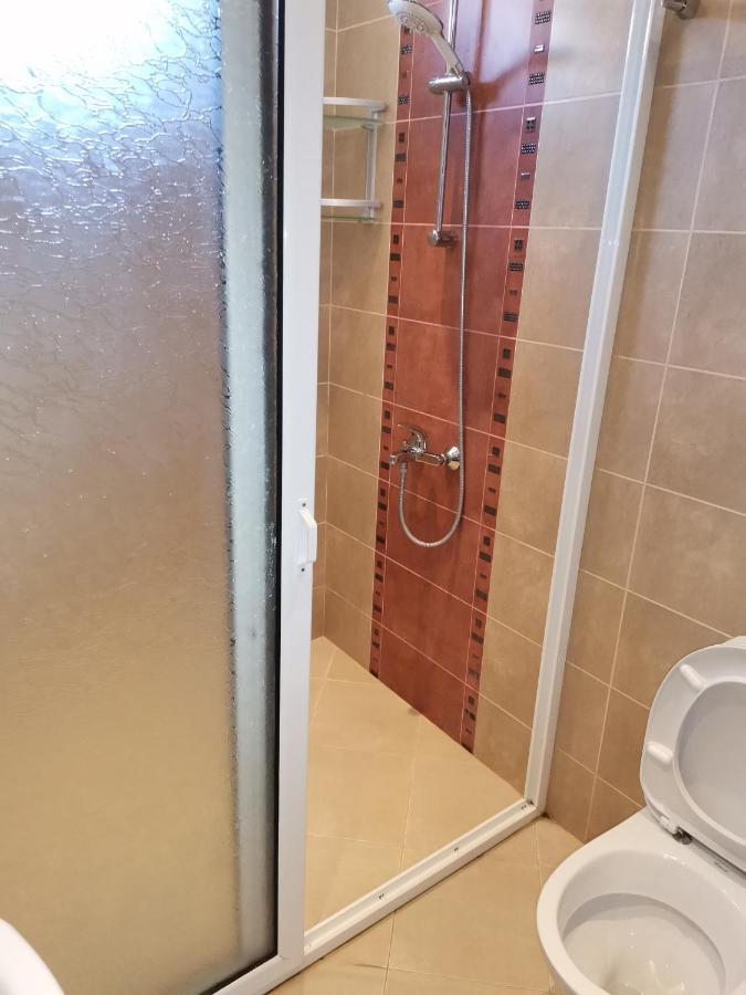 Guest Rooms Mihaylovi Pavel Banya Bagian luar foto