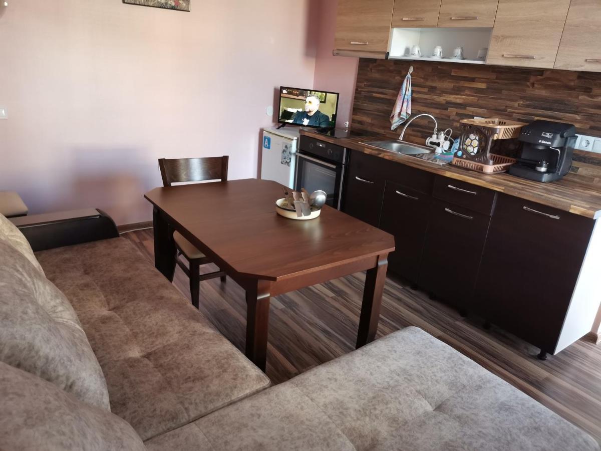 Guest Rooms Mihaylovi Pavel Banya Bagian luar foto