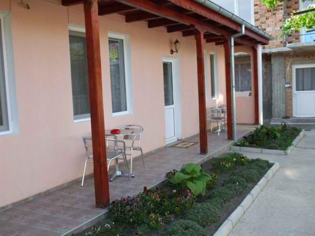 Guest Rooms Mihaylovi Pavel Banya Ruang foto