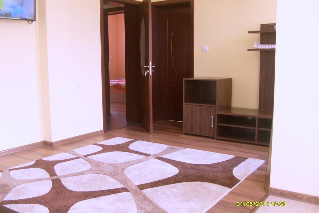 Guest Rooms Mihaylovi Pavel Banya Ruang foto