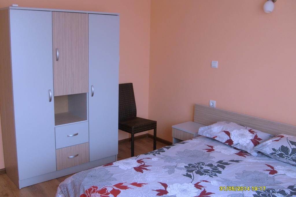 Guest Rooms Mihaylovi Pavel Banya Ruang foto