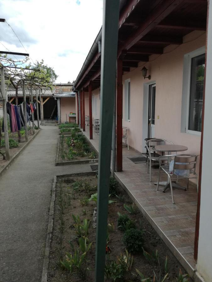 Guest Rooms Mihaylovi Pavel Banya Bagian luar foto